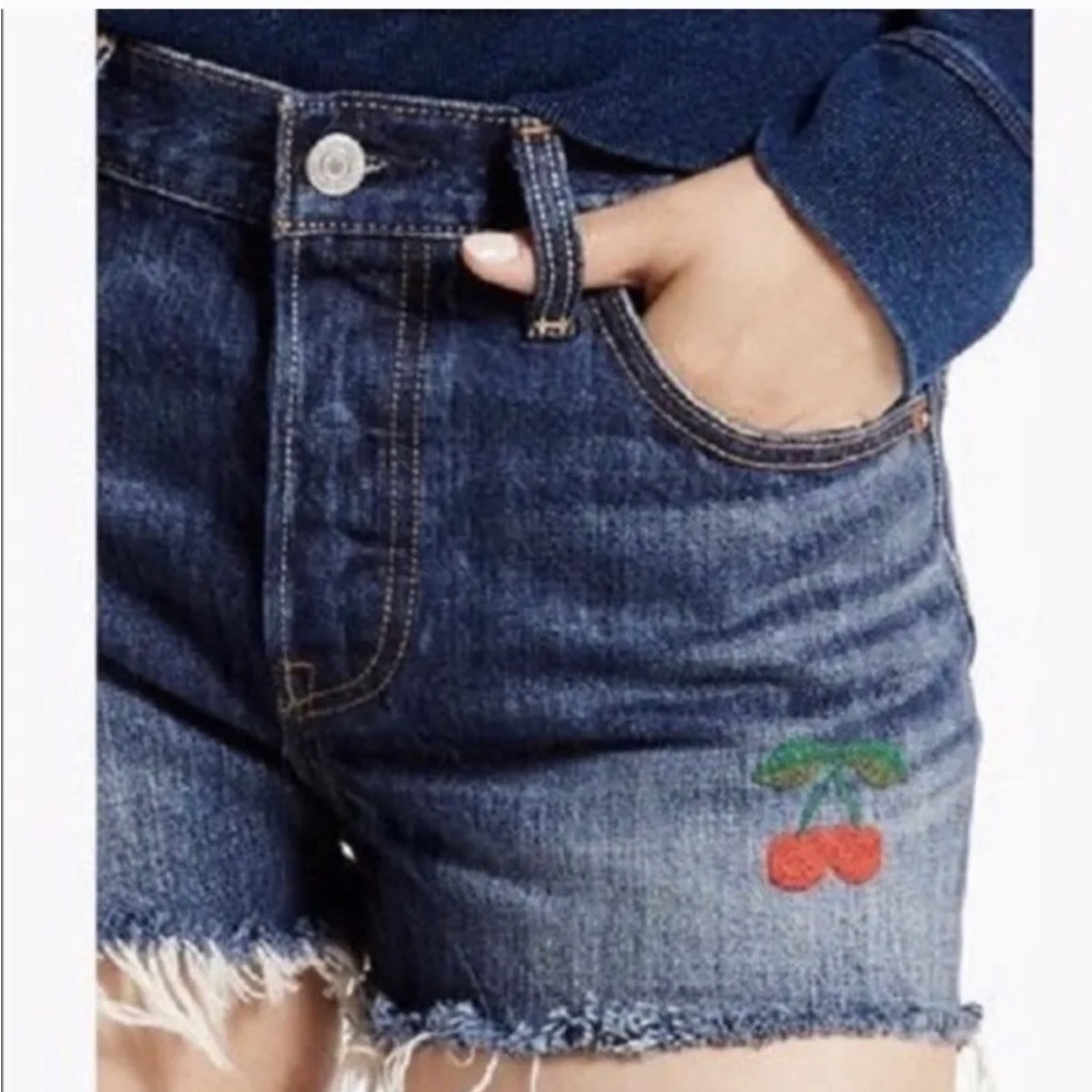 Levi’s 501 Shorts in Raging Indigo